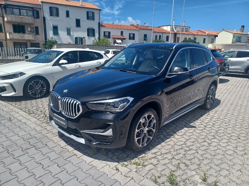 BMW X1            (F48)